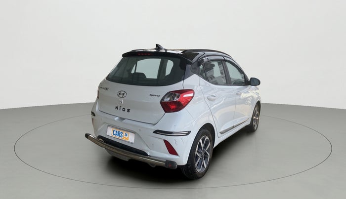2022 Hyundai GRAND I10 NIOS SPORTZ 1.2 KAPPA VTVT DUAL TONE, Petrol, Manual, 5,200 km, Right Back Diagonal