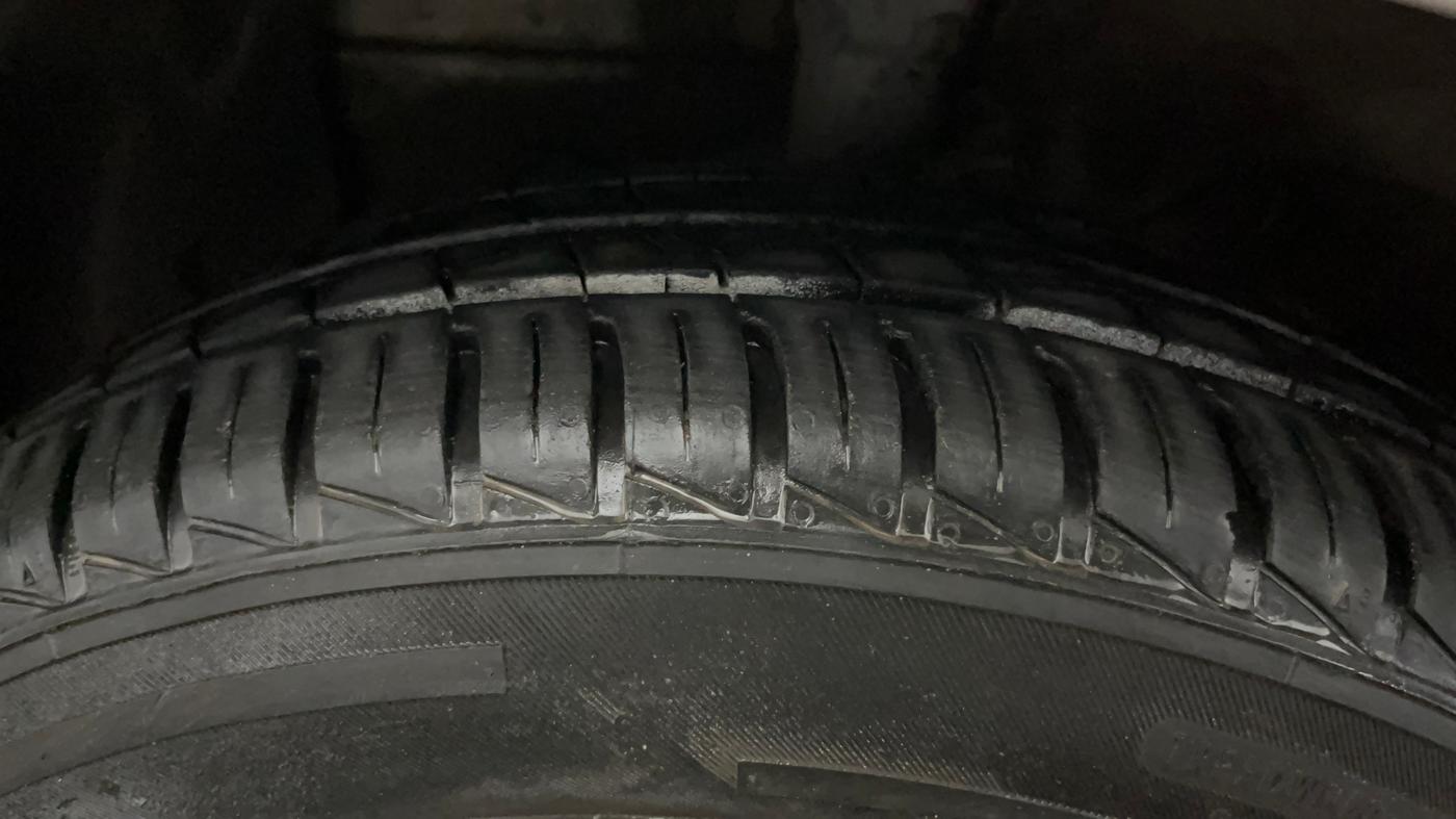 2021 Hyundai NEW SANTRO SPORTZ EXECUTIVE MT CNG, CNG, Manual, 40,032 km, Left Front Tyre Tread