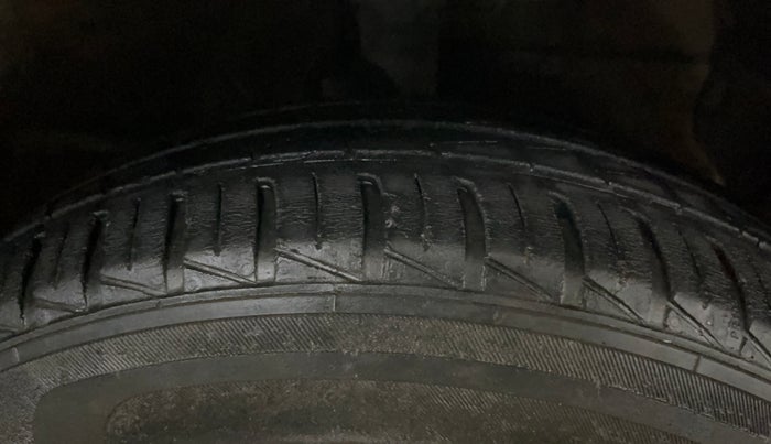 2021 Hyundai NEW SANTRO SPORTZ EXECUTIVE MT CNG, CNG, Manual, 39,965 km, Right Front Tyre Tread