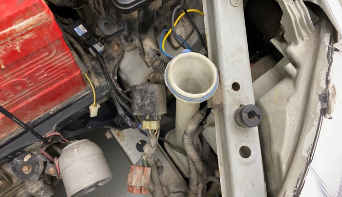 2012 Toyota Etios Liva VX, Petrol, Manual, 65,684 km, Front windshield - Wiper bottle cap missing