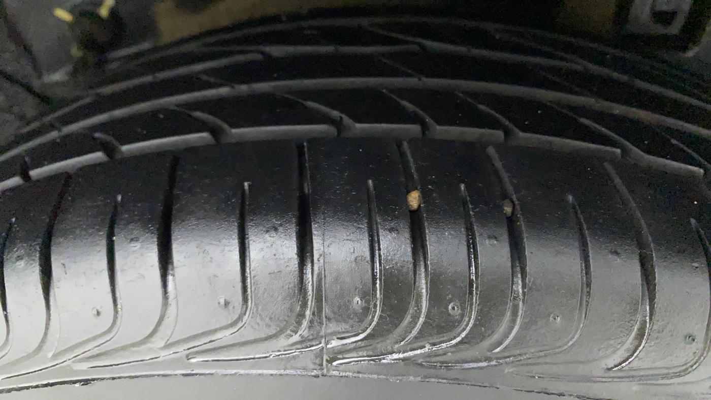 2012 Toyota Etios Liva VX, Petrol, Manual, 65,684 km, Left Rear Tyre Tread