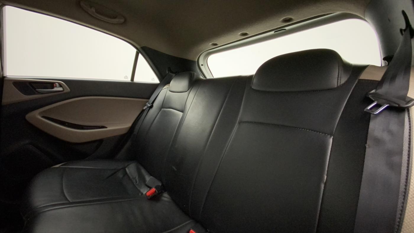 2015 Hyundai Elite i20 MAGNA 1.2, Petrol, Manual, 59,887 km, Right Side Rear Door Cabin