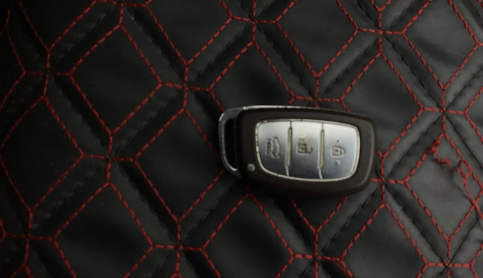 2015 Hyundai Grand i10 ASTA AT 1.2 KAPPA VTVT, Petrol, Automatic, 64,394 km, Key Close Up