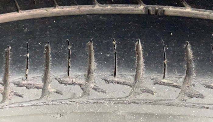 2015 Hyundai Grand i10 ASTA AT 1.2 KAPPA VTVT, Petrol, Automatic, 64,394 km, Left Rear Tyre Tread