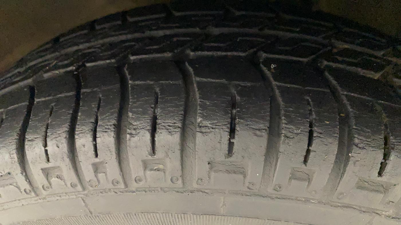 2016 Maruti Alto 800 LXI, Petrol, Manual, 52,766 km, Left Front Tyre Tread