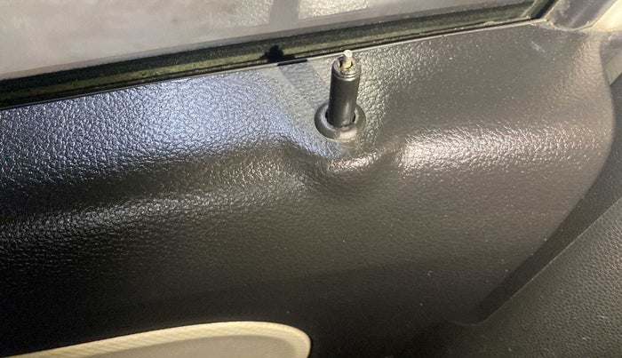 2019 Maruti Alto VXI, Petrol, Manual, 24,319 km, Lock system - Door lock knob has minor damage
