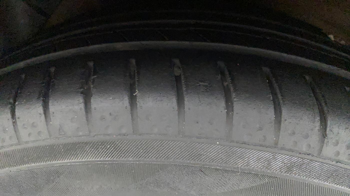 2015 Hyundai Verna FLUIDIC 1.4 VTVT, Petrol, Manual, 87,265 km, Right Rear Tyre Tread
