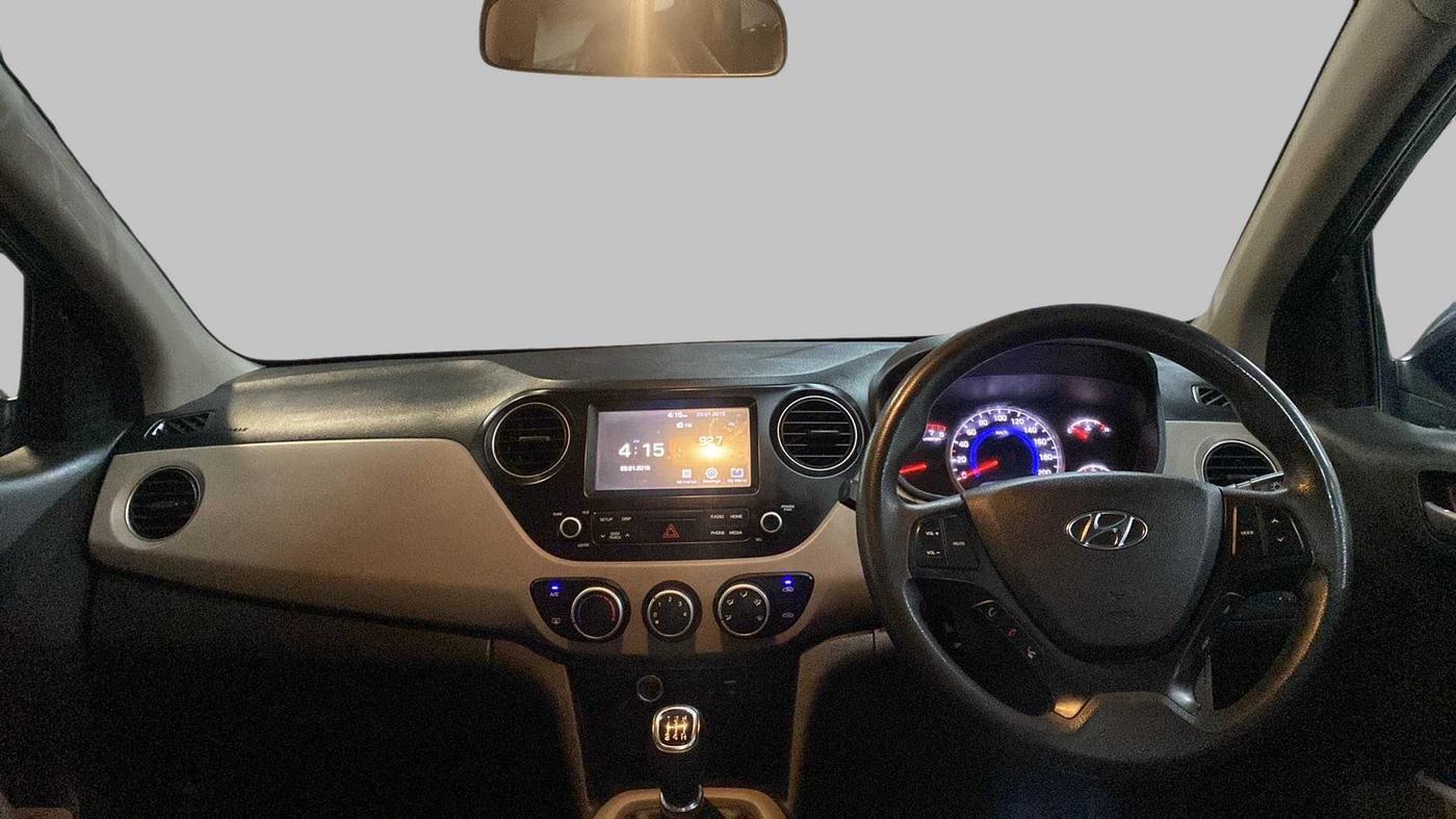 2018 Hyundai Grand i10 SPORTZ 1.2 KAPPA VTVT, Petrol, Manual, 50,688 km, Dashboard