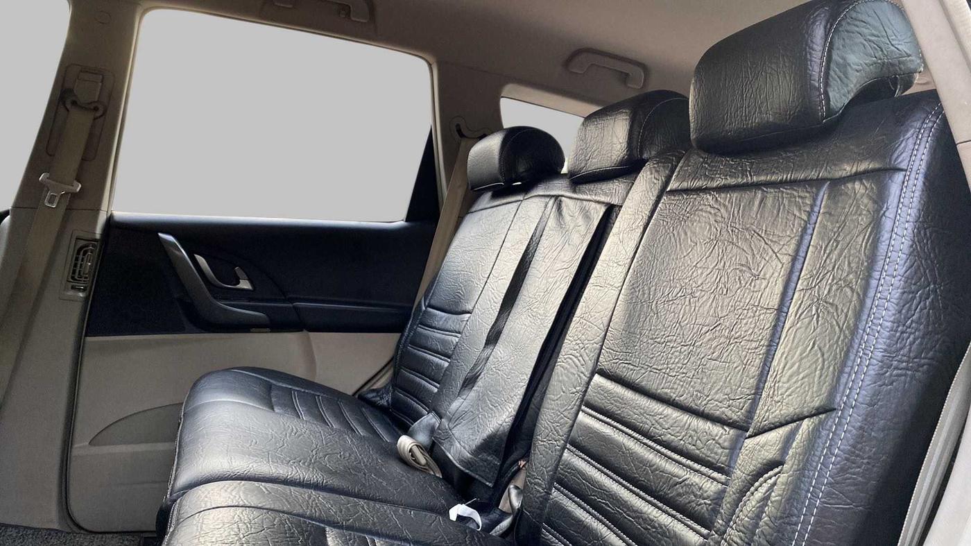 2017 Mahindra XUV500 W6, Diesel, Manual, 73,533 km, Right Side Rear Door Cabin