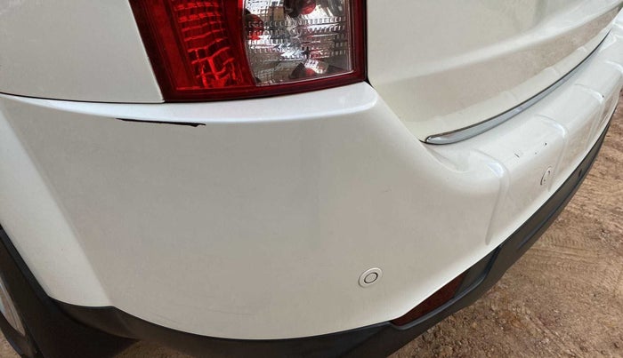 2017 Mahindra XUV500 W6, Diesel, Manual, 73,533 km, Rear bumper - Minor scratches