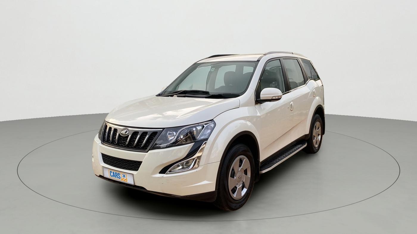 2017 Mahindra XUV500 W6, Diesel, Manual, 73,533 km, Left Front Diagonal