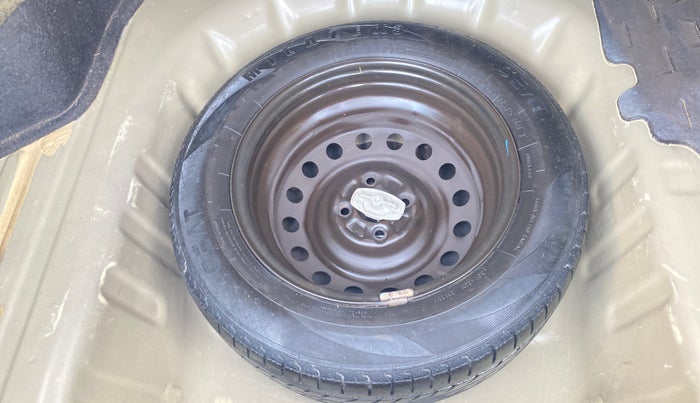 2014 Maruti Ciaz VXI+, Petrol, Manual, 1,07,012 km, Spare Tyre