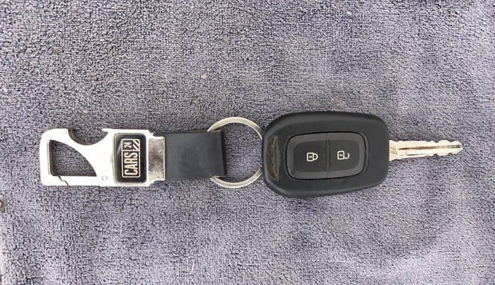 2020 Renault TRIBER RXT, Petrol, Manual, 18,125 km, Key Close Up