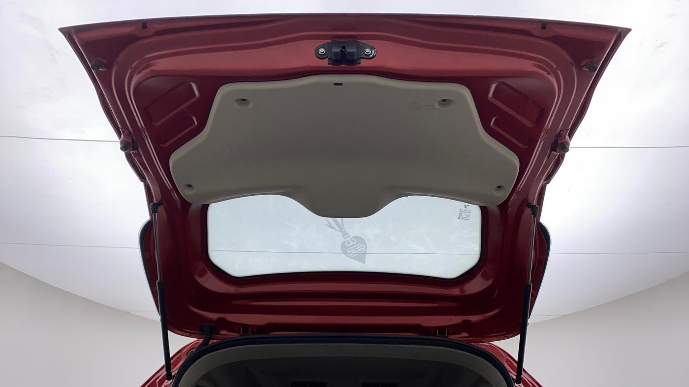 2020 Renault TRIBER RXT, Petrol, Manual, 18,125 km, Boot Door Open