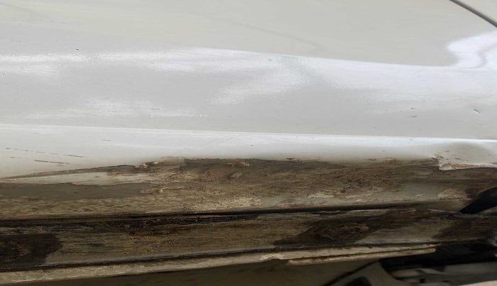 2018 Maruti Dzire VDI, Diesel, Manual, 71,728 km, Right running board - Slightly dented