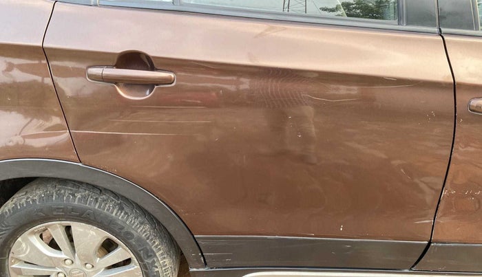 2016 Maruti S Cross ZETA 1.3, Diesel, Manual, 1,17,732 km, Right rear door - Slightly dented