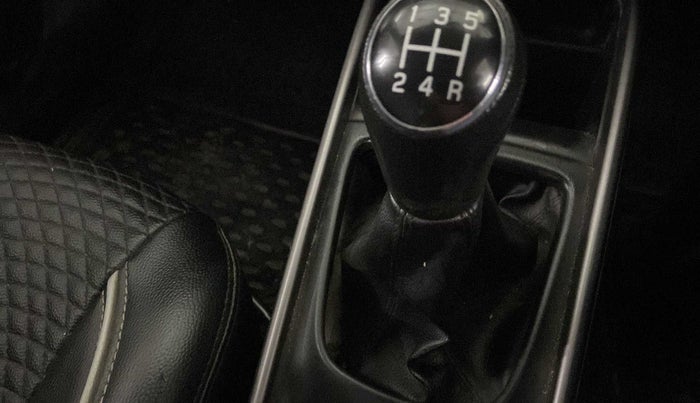 2019 Maruti Baleno DELTA PETROL 1.2, Petrol, Manual, 30,519 km, Gear lever - Boot Cover minor damage