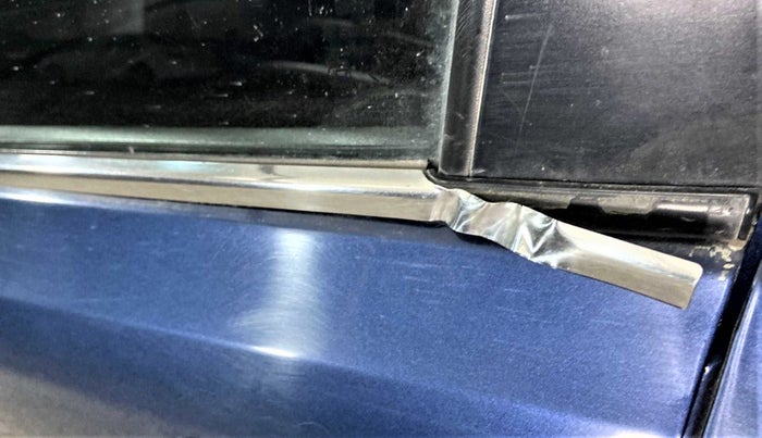 2019 Maruti Baleno DELTA PETROL 1.2, Petrol, Manual, 30,519 km, Front passenger door - Weather strip has minor damage