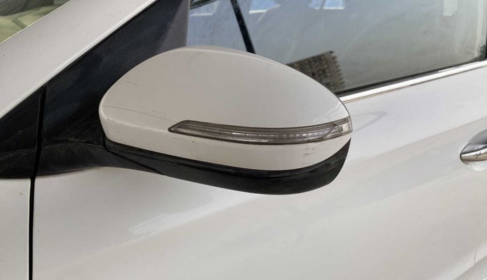 2019 Hyundai Elite i20 SPORTZ PLUS 1.2, Petrol, Manual, 32,175 km, Left rear-view mirror - Folding motor not working