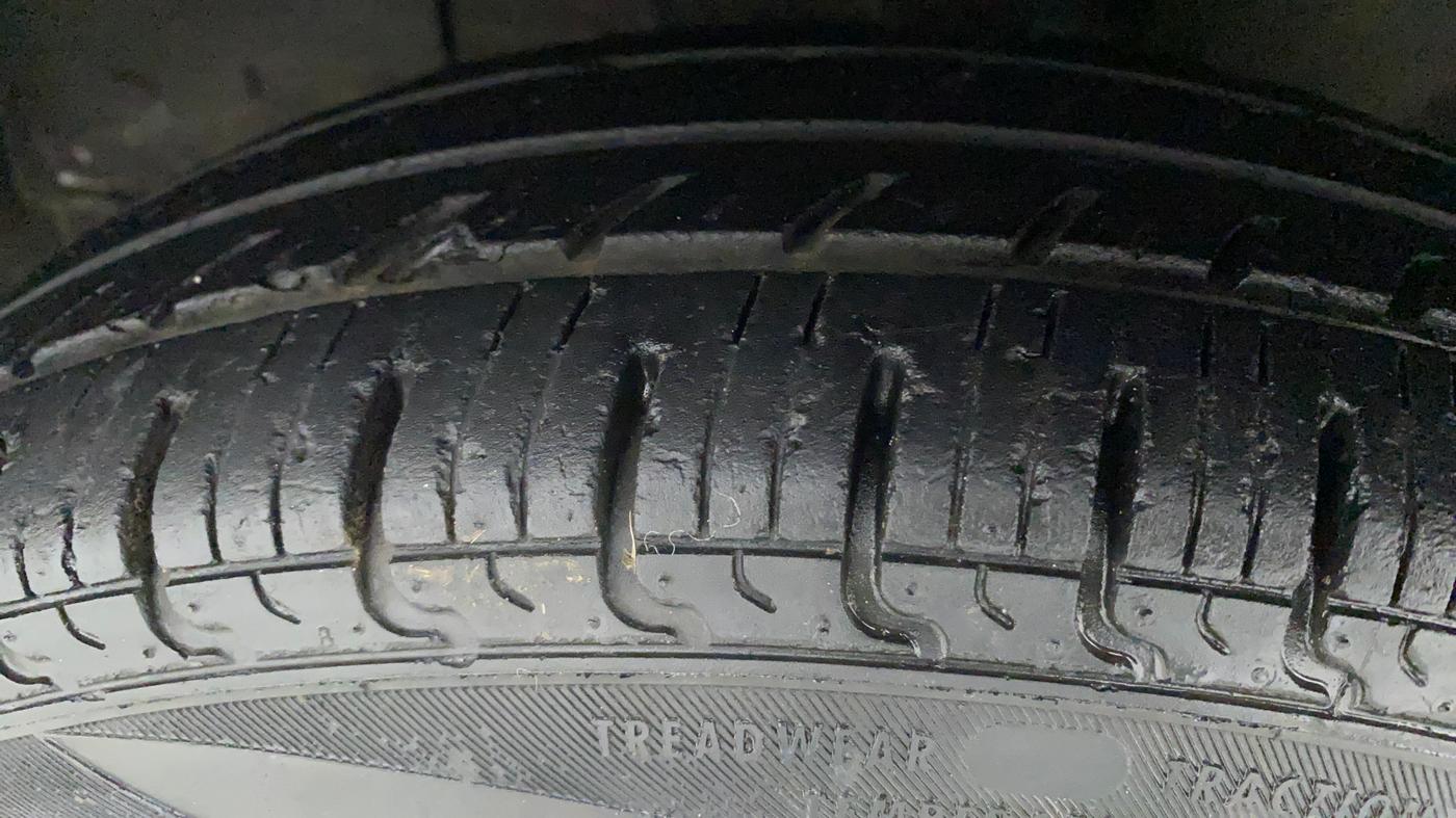 2018 Renault Kwid RXL, Petrol, Manual, 18,925 km, Left Front Tyre Tread