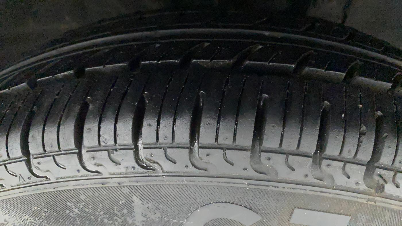 2018 Renault Kwid RXL, Petrol, Manual, 18,925 km, Right Front Tyre Tread