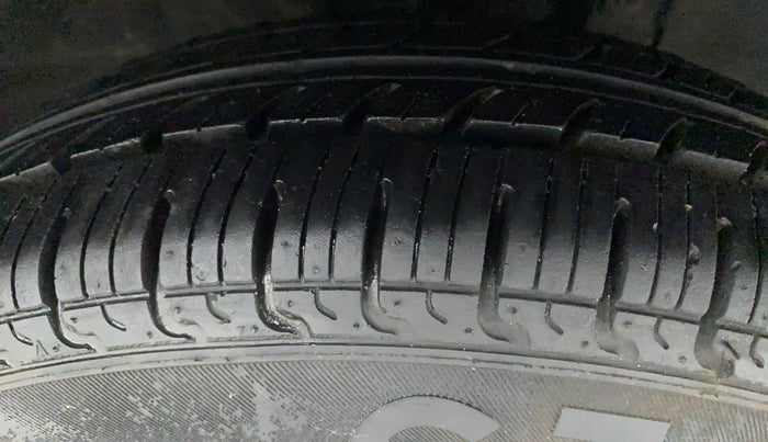 2018 Renault Kwid RXL, Petrol, Manual, 18,925 km, Right Front Tyre Tread