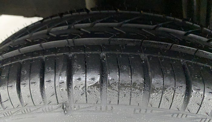 2018 Renault Kwid RXL, Petrol, Manual, 18,925 km, Right Rear Tyre Tread