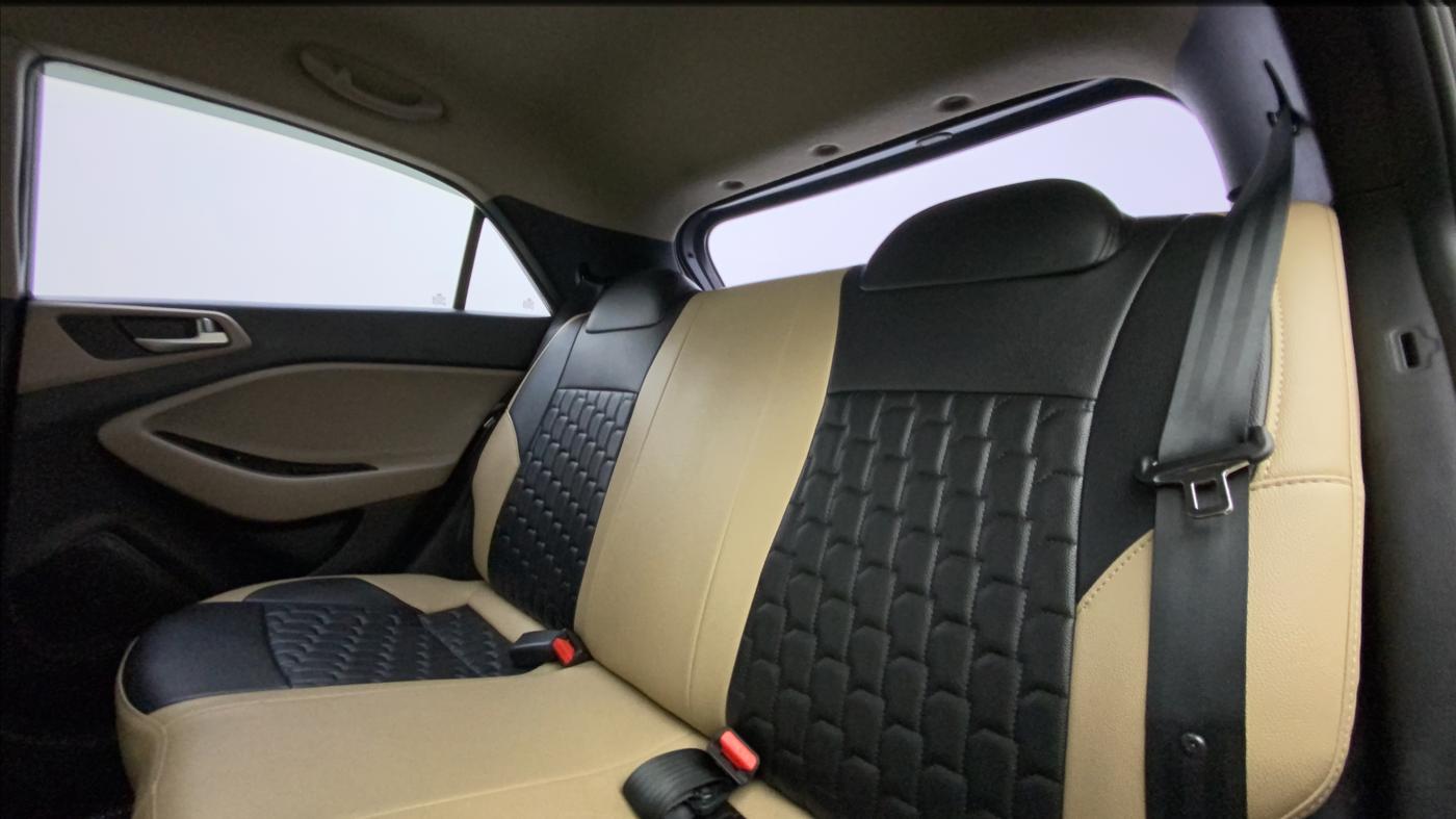 2019 Hyundai Elite i20 MAGNA PLUS 1.2, Petrol, Manual, 26,752 km, Right Side Rear Door Cabin