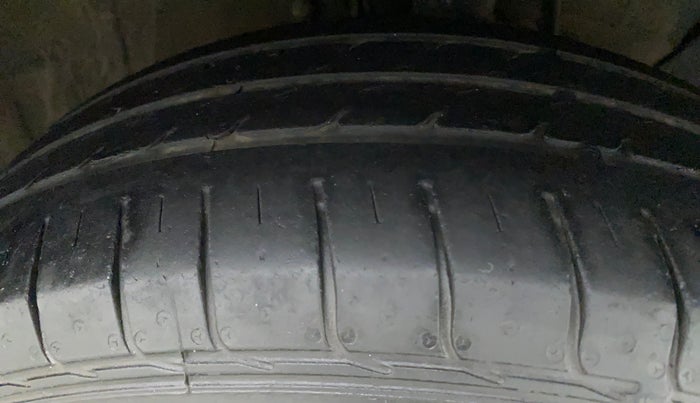 2019 Hyundai Elite i20 MAGNA PLUS 1.2, Petrol, Manual, 26,752 km, Right Front Tyre Tread