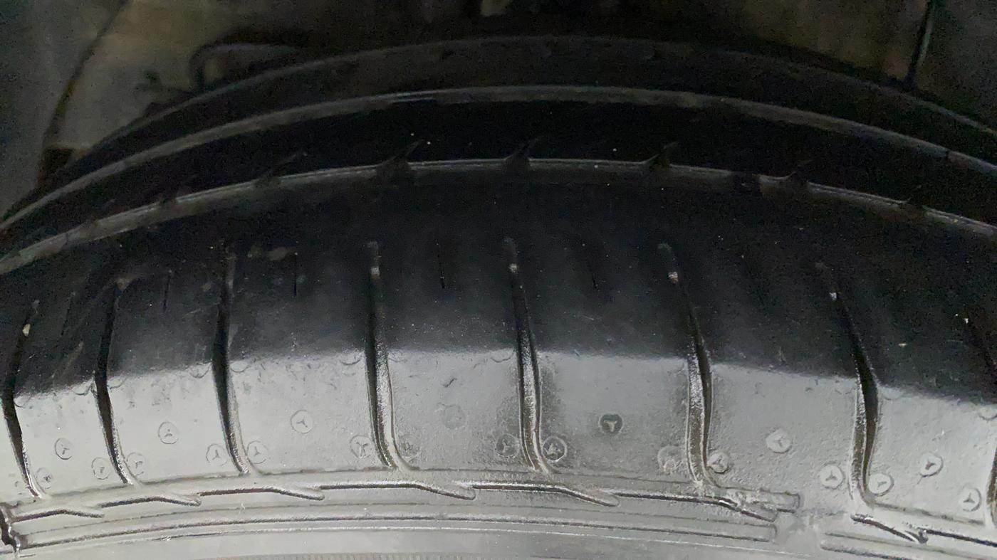 2019 Hyundai Elite i20 MAGNA PLUS 1.2, Petrol, Manual, 26,752 km, Right Rear Tyre Tread