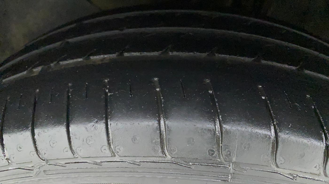 2019 Hyundai Elite i20 MAGNA PLUS 1.2, Petrol, Manual, 26,752 km, Left Front Tyre Tread