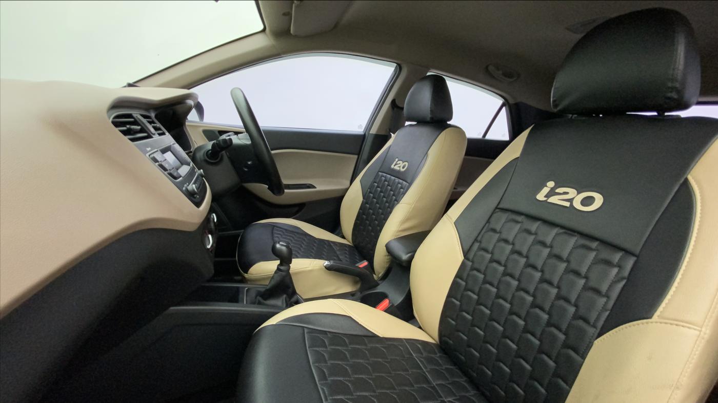 2019 Hyundai Elite i20 MAGNA PLUS 1.2, Petrol, Manual, 26,752 km, Right Side Front Door Cabin
