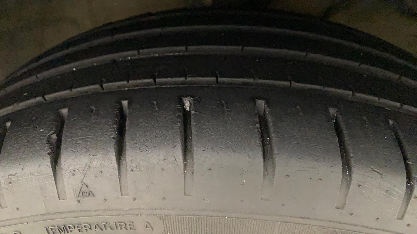 2020 Maruti Baleno ZETA PETROL 1.2, Petrol, Manual, 29,643 km, Right Front Tyre Tread