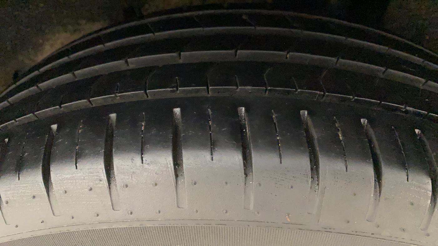 2020 Maruti Baleno ZETA PETROL 1.2, Petrol, Manual, 29,643 km, Left Rear Tyre Tread