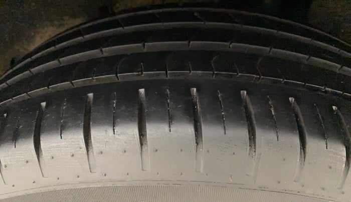 2020 Maruti Baleno ZETA PETROL 1.2, Petrol, Manual, 29,643 km, Left Rear Tyre Tread
