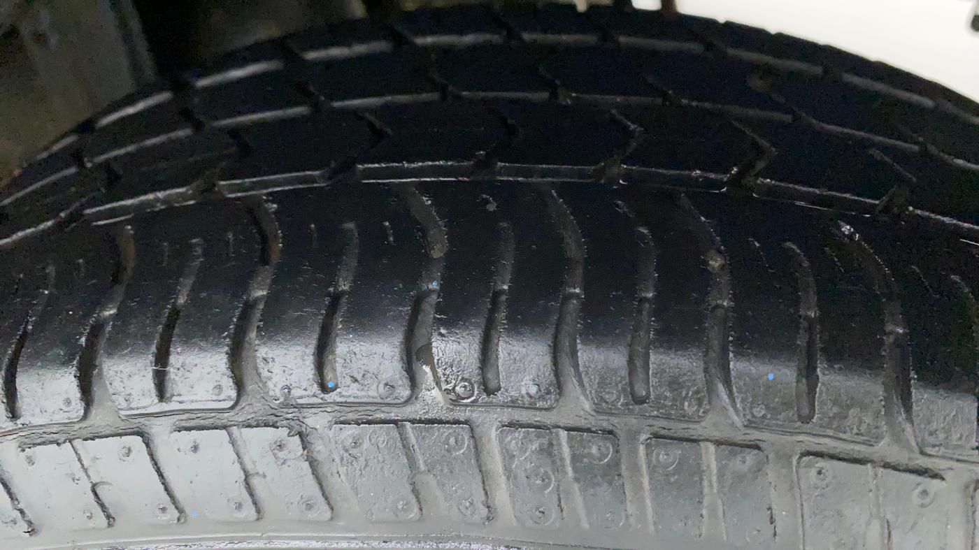 2016 Maruti Alto K10 VXI (O), Petrol, Manual, 62,365 km, Left Rear Tyre Tread