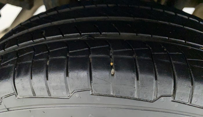 2016 Maruti Alto K10 VXI (O), Petrol, Manual, 62,365 km, Right Rear Tyre Tread