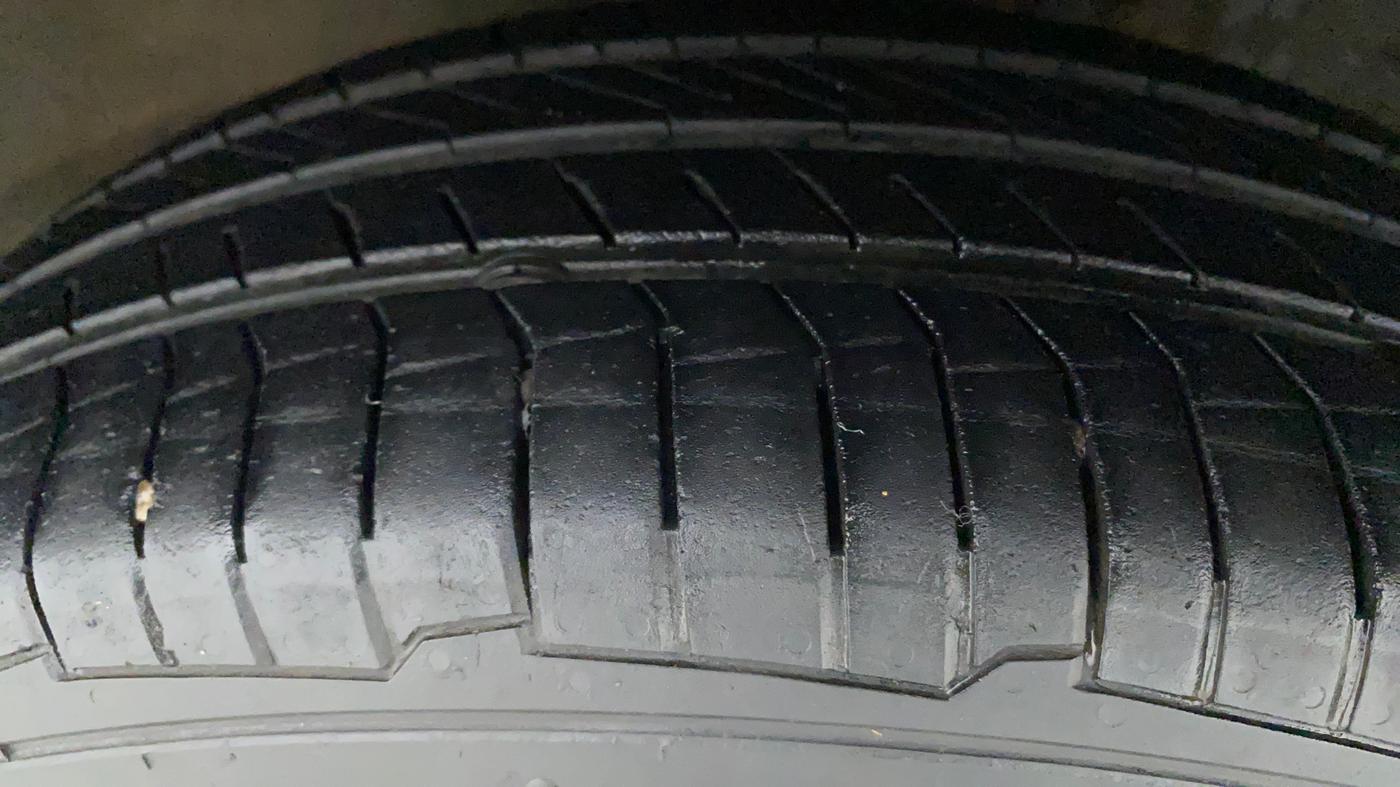 2016 Maruti Alto K10 VXI (O), Petrol, Manual, 62,365 km, Left Front Tyre Tread