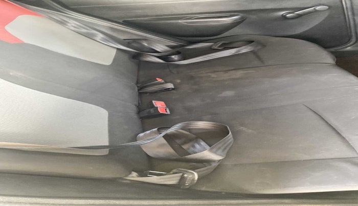 2018 Renault Kwid RXT 1.0, Petrol, Manual, 42,155 km, Second-row right seat - Seat Belt Missing