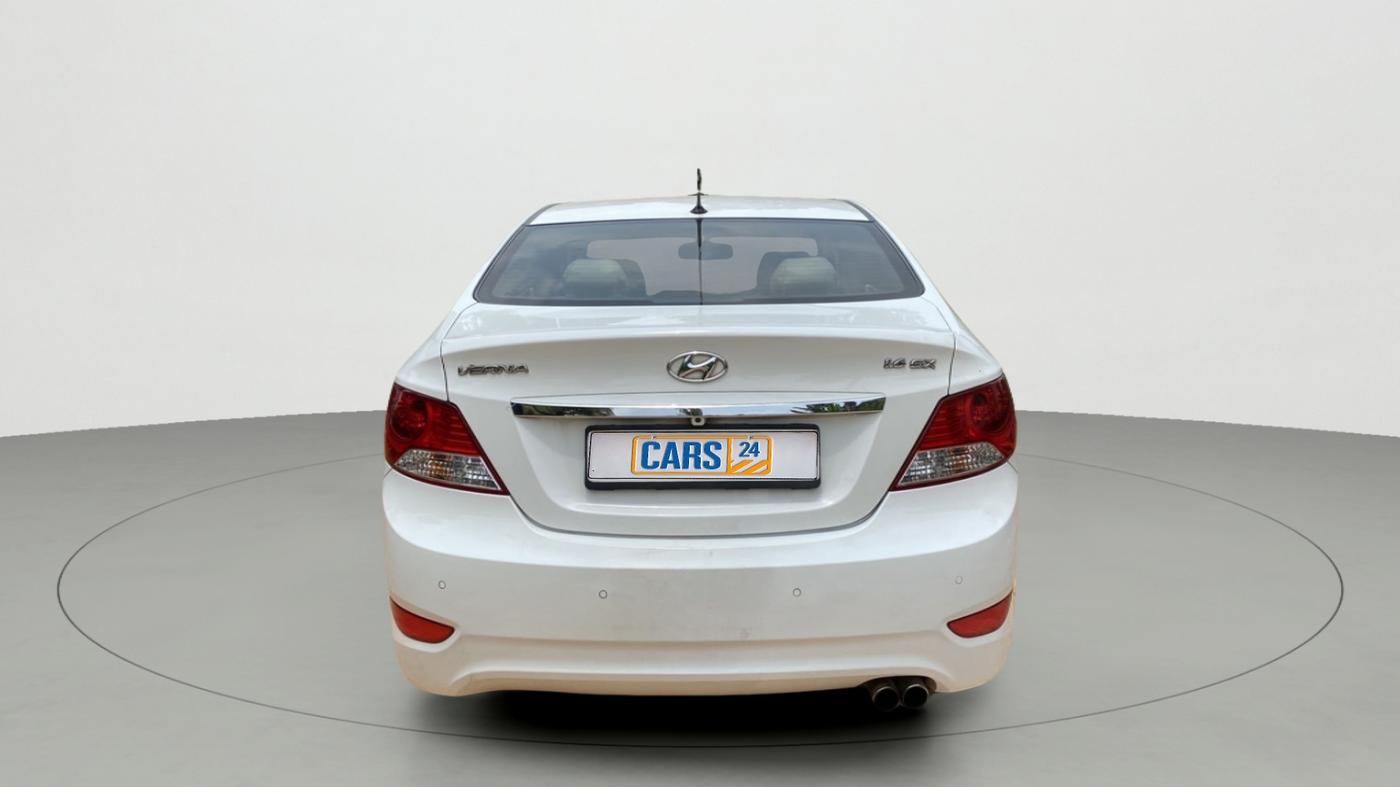 2015 Hyundai Verna FLUIDIC 1.6 CRDI SX, Diesel, Manual, 99,193 km, Back/Rear