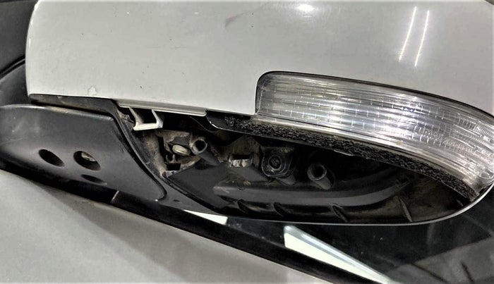 2021 Maruti Swift ZXI PLUS AMT, Petrol, Automatic, 21,547 km, Left rear-view mirror - Cover has minor damage