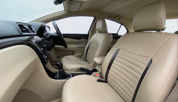 2017 Maruti Ciaz ZXI AT, Petrol, Automatic, 47,765 km, Right Side Front Door Cabin