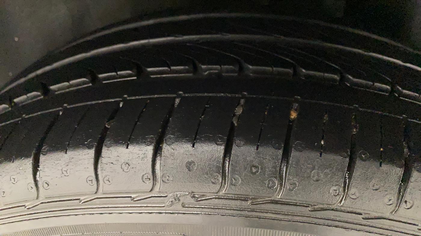 2017 Maruti Ciaz ZXI AT, Petrol, Automatic, 47,765 km, Left Rear Tyre Tread
