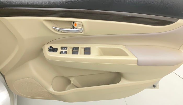 2017 Maruti Ciaz ZXI AT, Petrol, Automatic, 47,765 km, Driver Side Door Panels Control