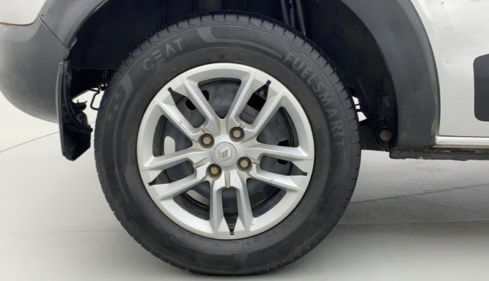 2019 Renault TRIBER RXT, Petrol, Manual, 28,705 km, Right Rear Wheel