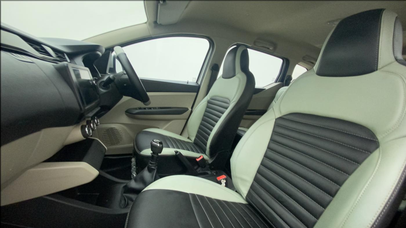 2019 Renault TRIBER RXT, Petrol, Manual, 28,705 km, Right Side Front Door Cabin