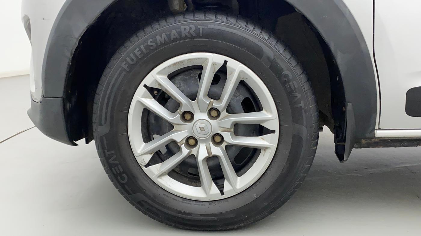 2019 Renault TRIBER RXT, Petrol, Manual, 28,705 km, Left Front Wheel