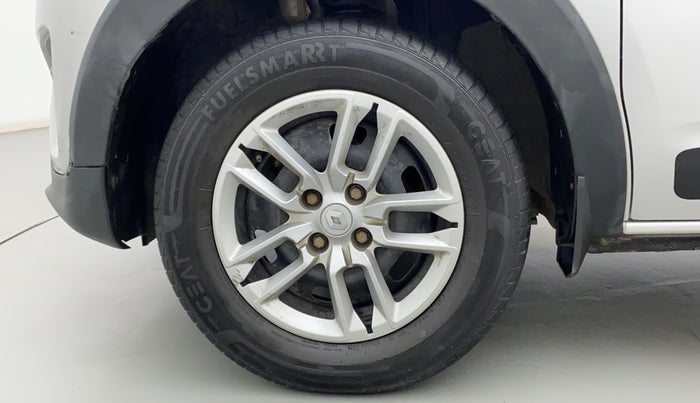 2019 Renault TRIBER RXT, Petrol, Manual, 28,705 km, Left Front Wheel