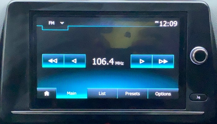 2019 Renault TRIBER RXT, Petrol, Manual, 28,705 km, Infotainment System