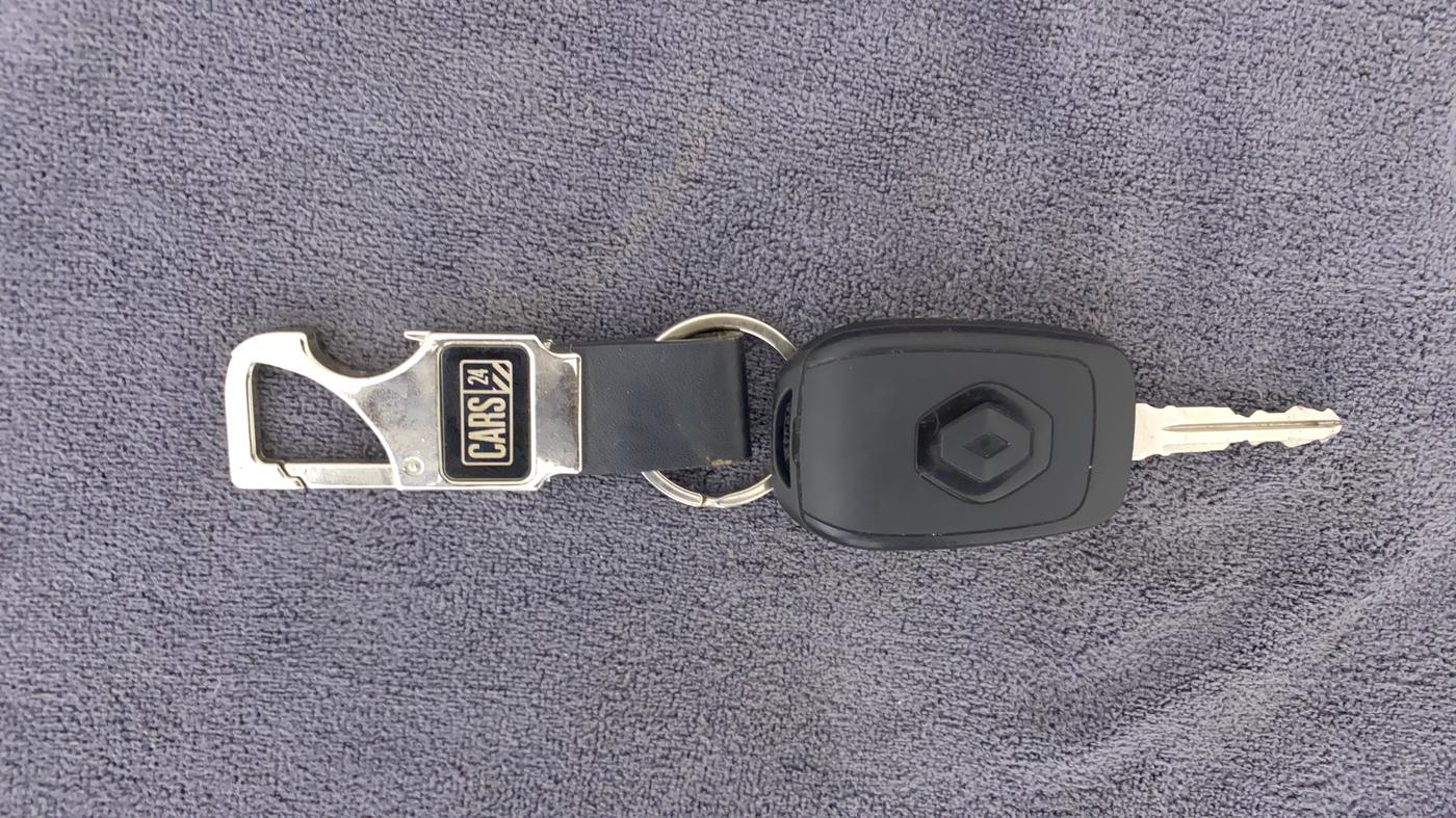 2019 Renault TRIBER RXT, Petrol, Manual, 28,705 km, Key Close Up